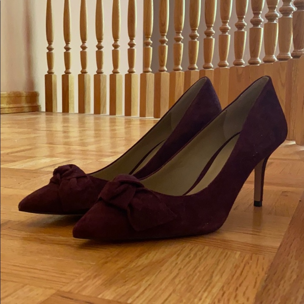 Ann Taylor Scarlet Suede Heels with Bows